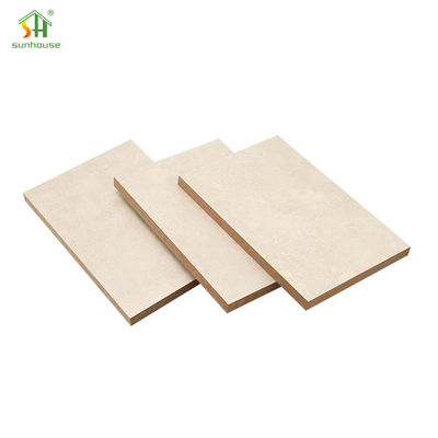 良い価格 ベニヤメラミン MDF メラミン MDF ボード内装外装装飾用 オンライン